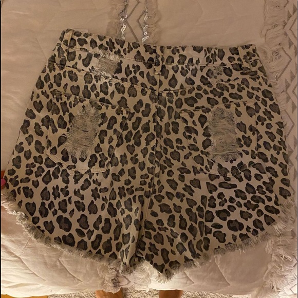 MP D Leopard Shorts - Picture 2 of 3